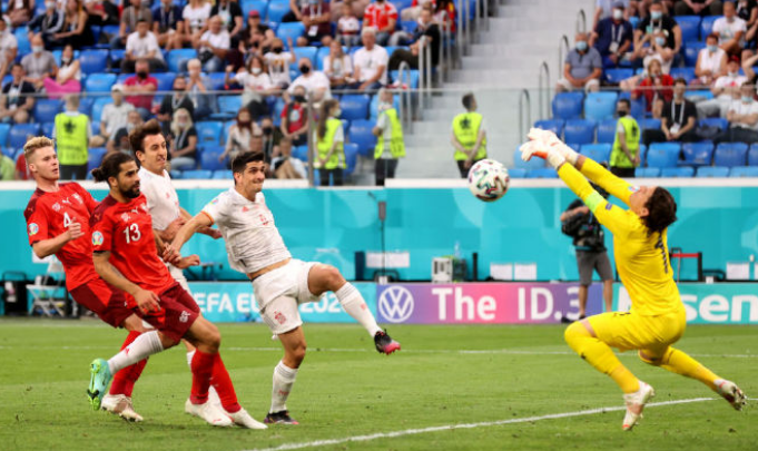 8, 洛里昂年轻门将连续扑点创纪录  